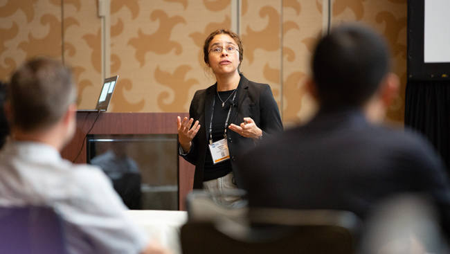 Monica Perez discusses her career path at a Meet-the-Expert session during Neuroscience 2018