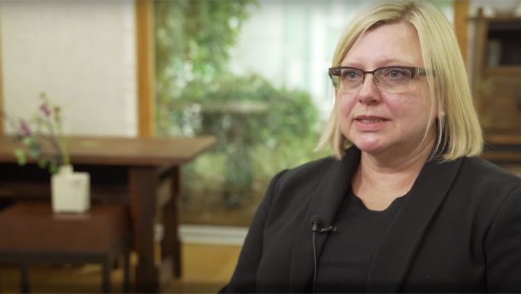 Image of Katalin Toth during an interview.