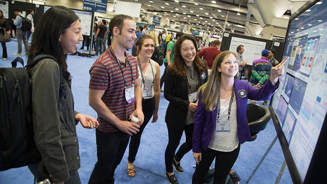 Kate Fehlhaber explains her science at Neuroscience 2016. 