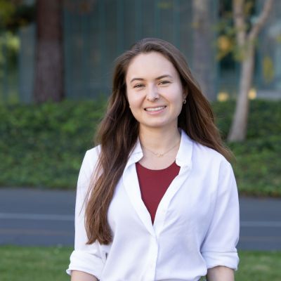 Headshot of Daisy Gallardo 